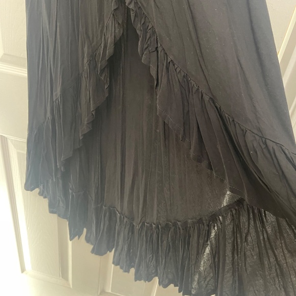 Black maxi with flutter sleeves and smocked bodice - Picture 3 of 8